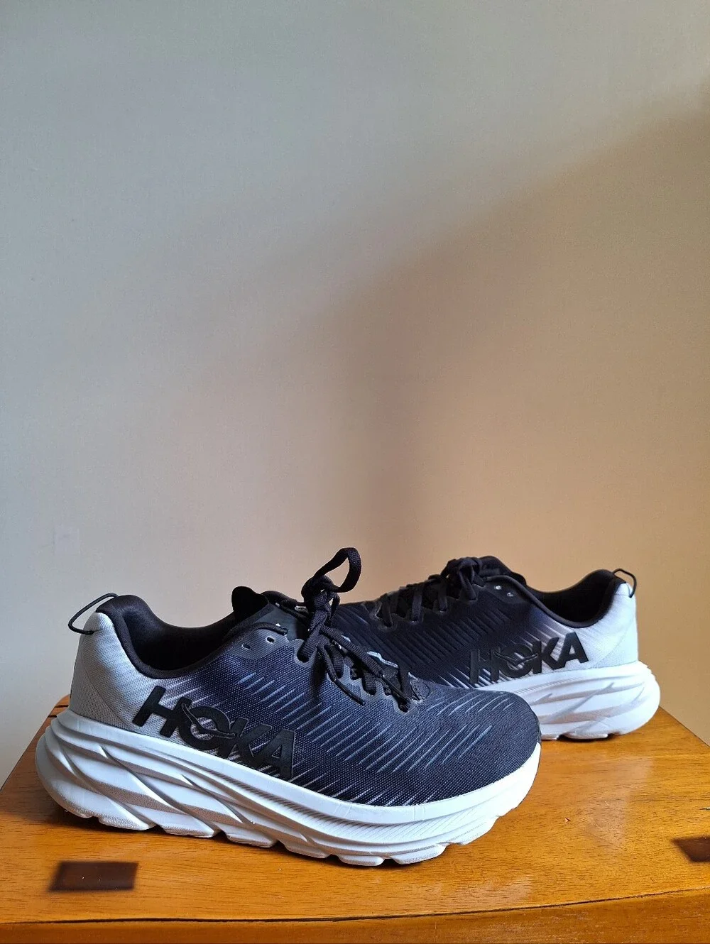 Hoka Rincon 3 Women's Black And White Size 7.5D